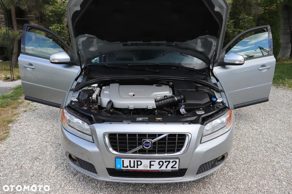 Volvo V70 D5 Summum - 9