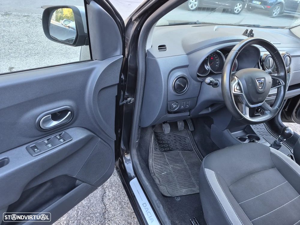 Dacia Lodgy 1.5 Blue dCi Stepway 7L - 9