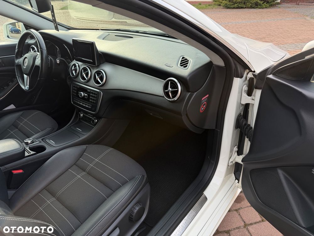 Mercedes-Benz CLA 220 d 7G-DCT AMG Line - 26