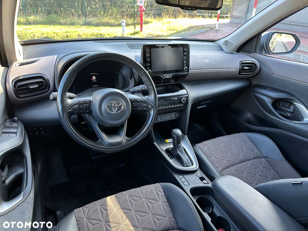 Toyota Yaris Cross Hybrid 1.5 Executive - 13