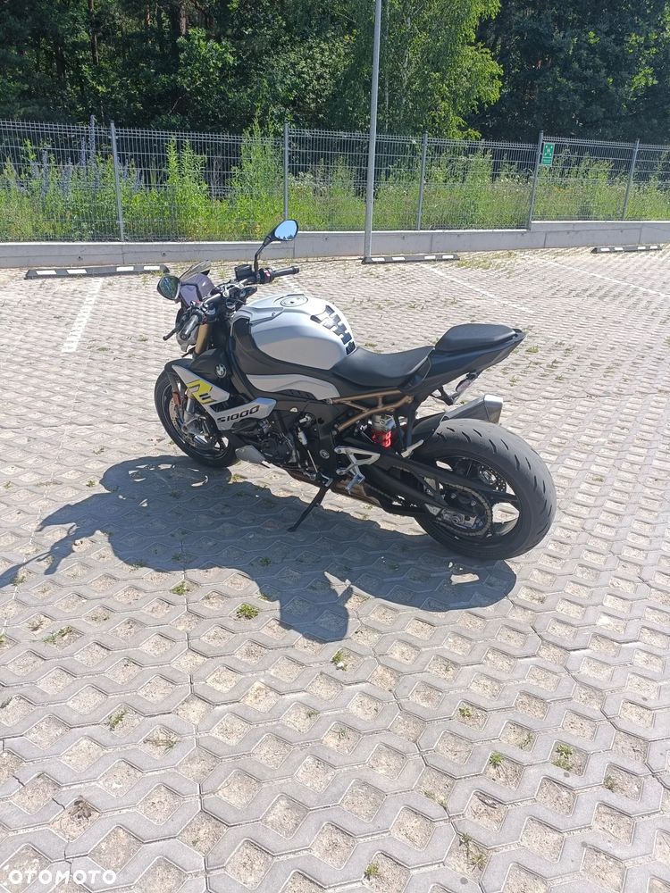 BMW S - 4