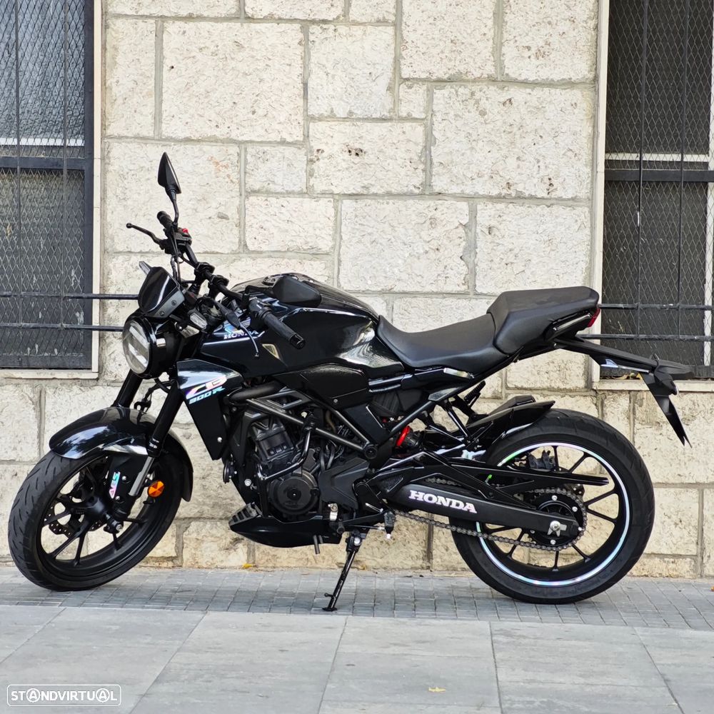 Honda CB CB300R Neo Sport Café - 6