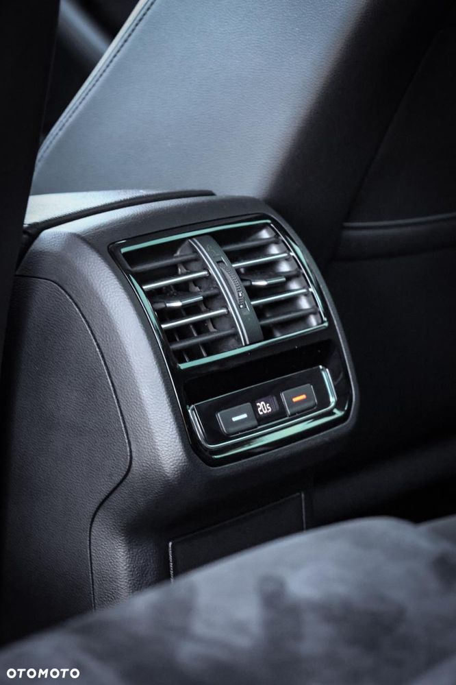 Volkswagen Passat - 21