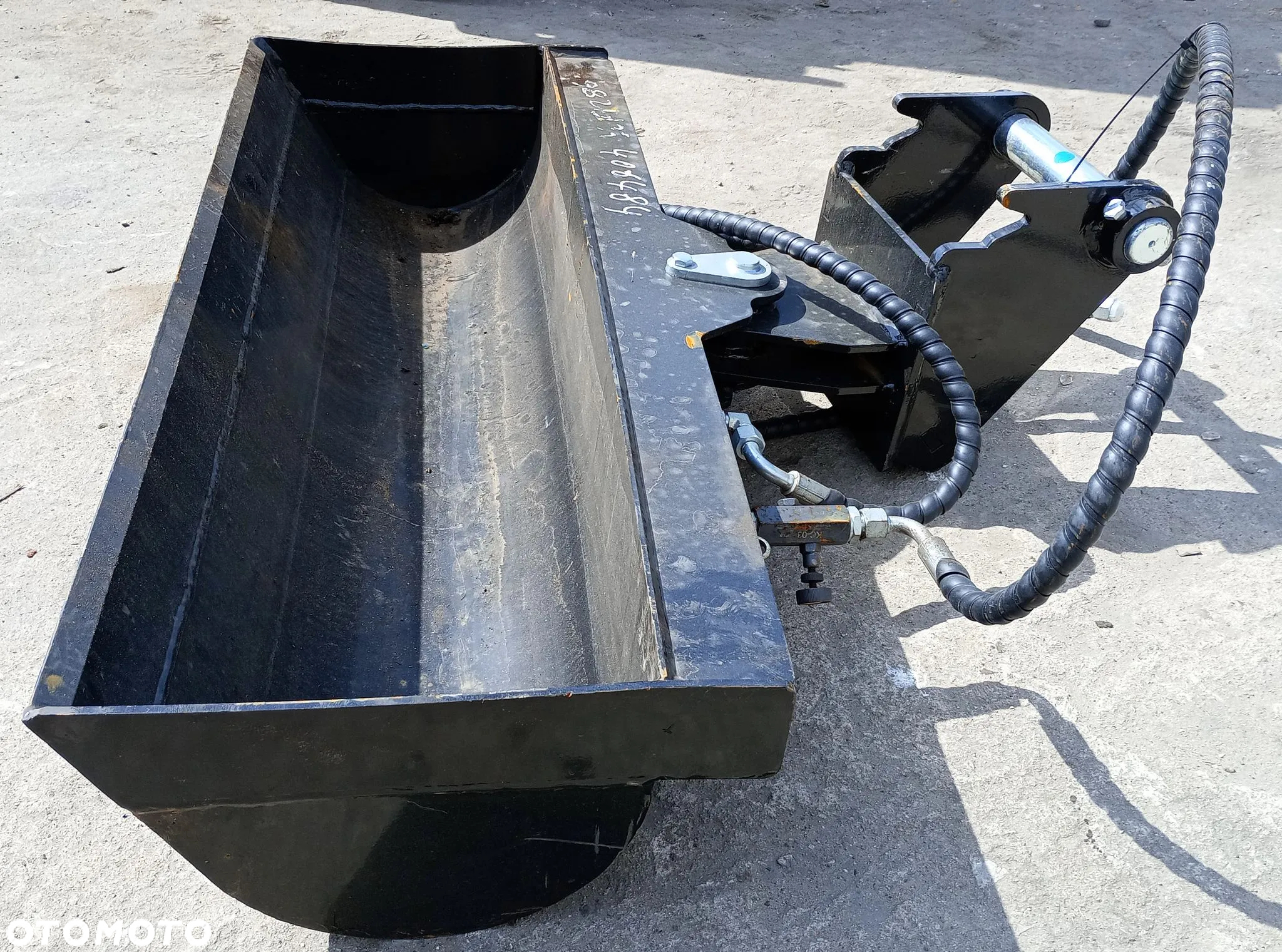 ŁYŻKA SKARPOWA HYDRAULICZNA 38" do minikoparki - 2