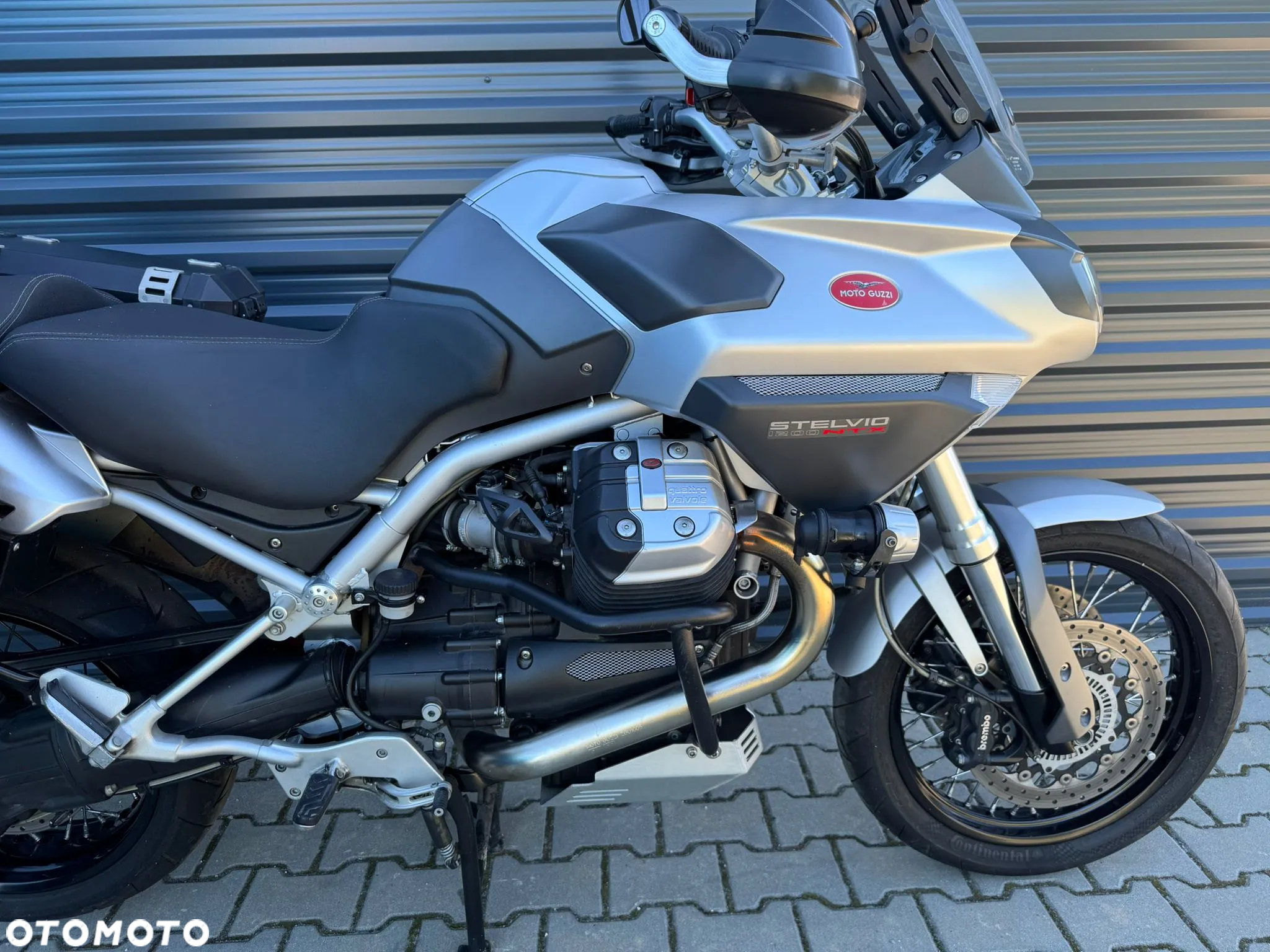 Moto Guzzi Stelvio - 10