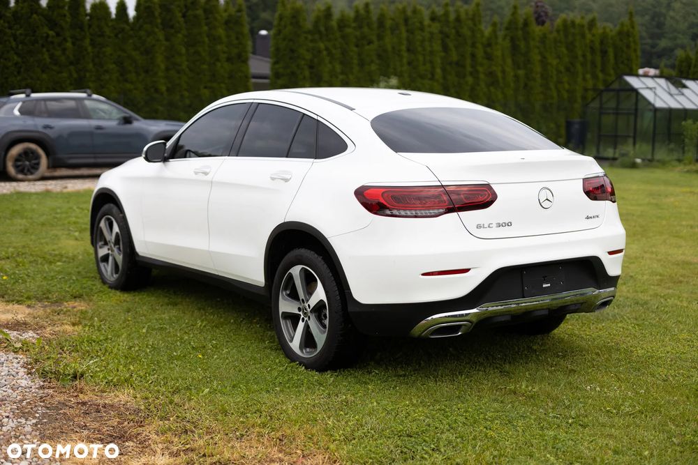 Mercedes-Benz GLC 300 4Matic 9G-TRONIC - 9