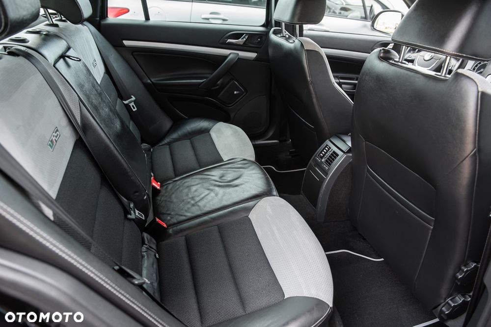 Skoda Octavia 2.0 TSI DSG RS - 18