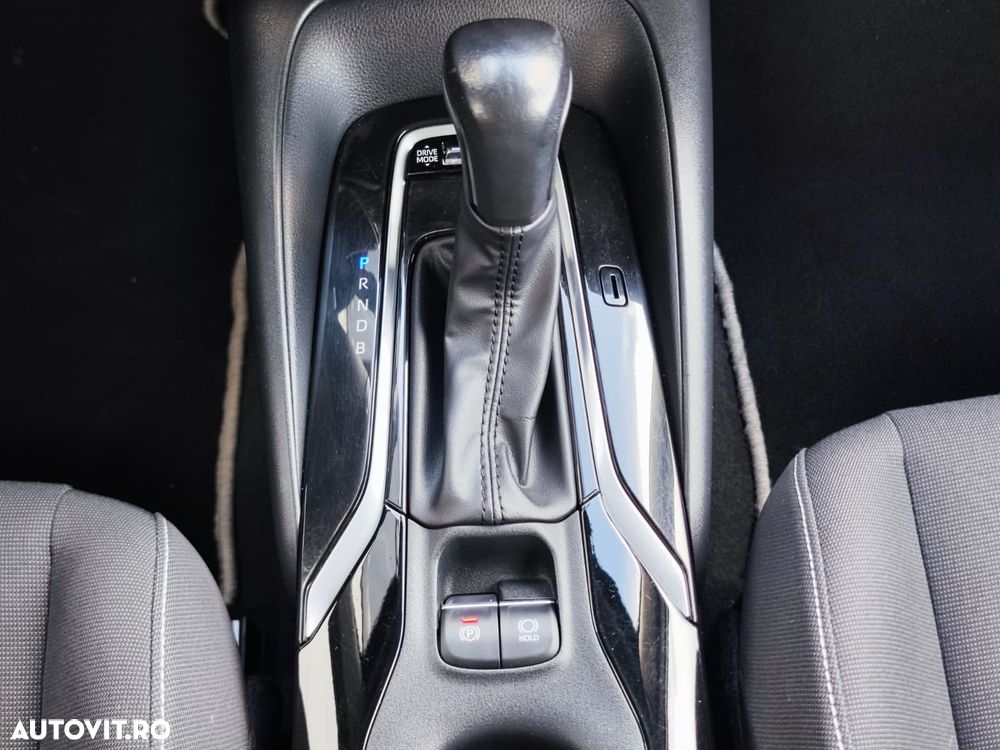 Toyota Corolla 1.8 HSD Business - 20