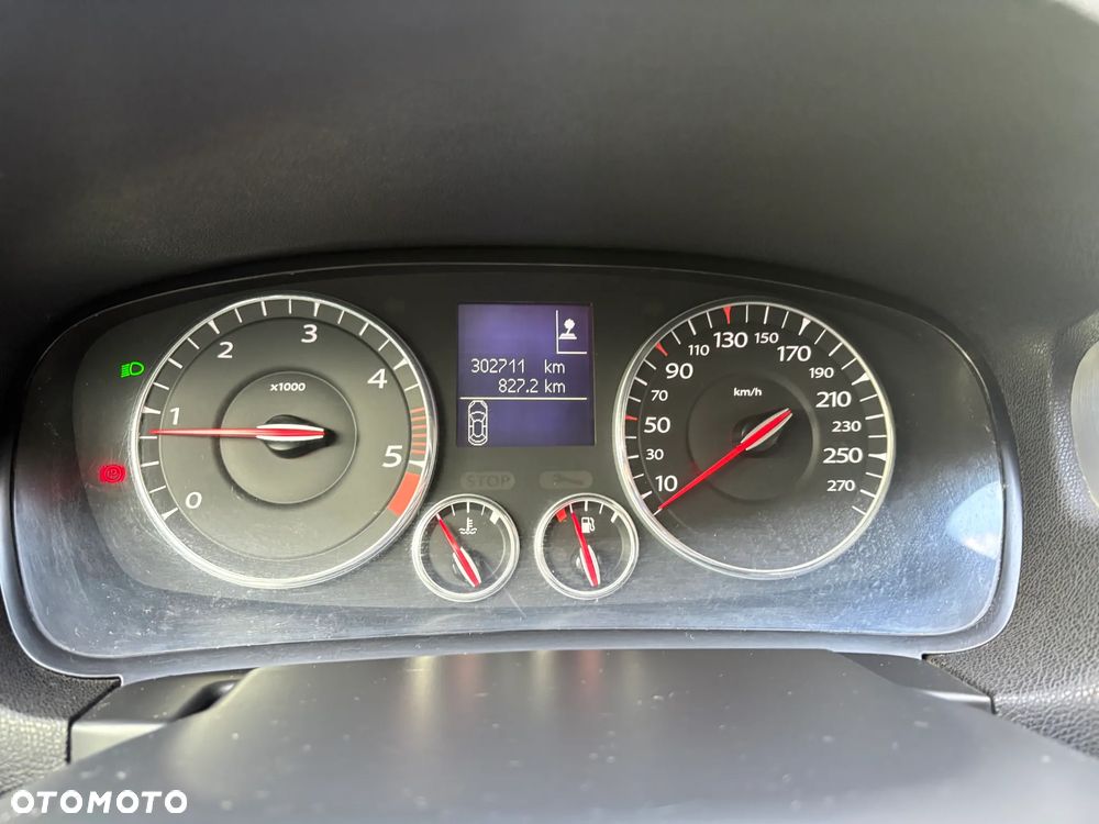 Renault Laguna 2.0 dCi FAP GT - 2