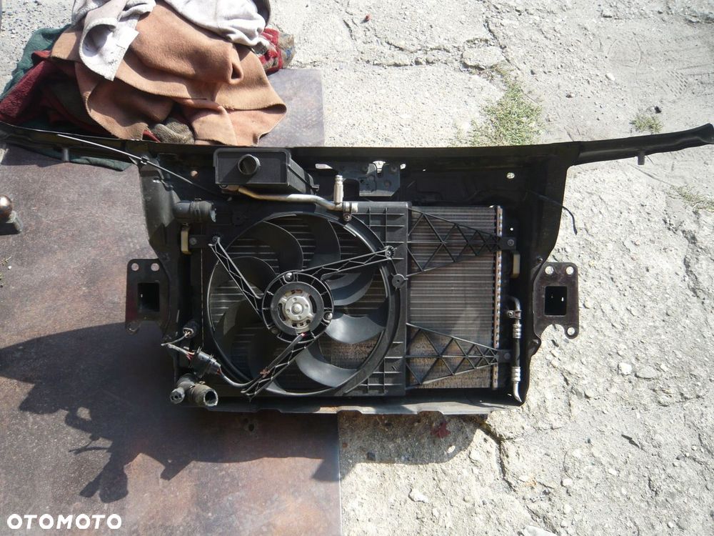 Pas przedni komplet chłodnic wzmocnienie Skoda Fabia 1.2B - 2