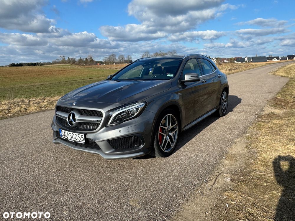 Mercedes-Benz GLA - 1
