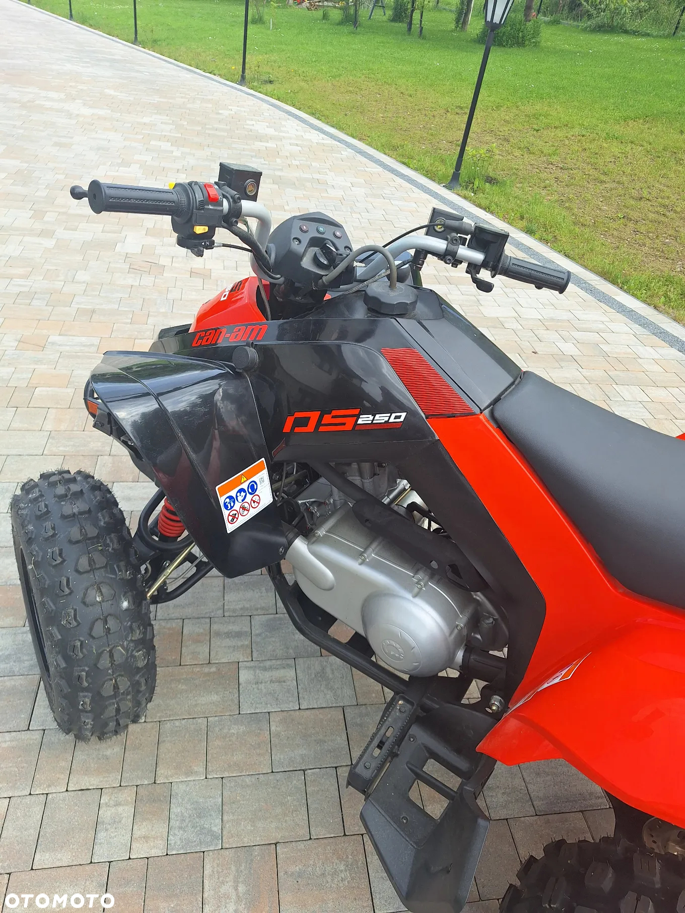 Can-Am Inny - 8