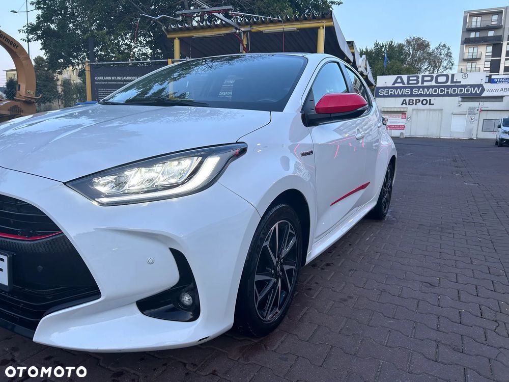 Toyota Yaris 130 1.5 VVT-i Premiere Edition - 1