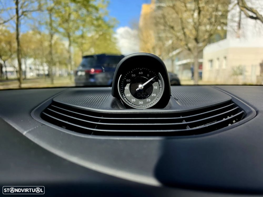 Porsche Taycan 4S - 10