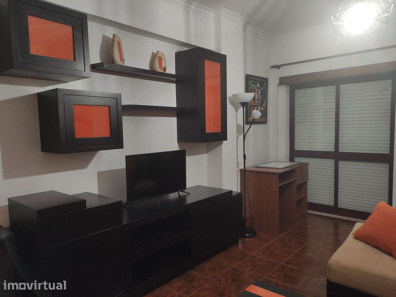 T1 mobilado e equipado a 5 min do Hospital e da Universidade - Grande imagem: 2/8