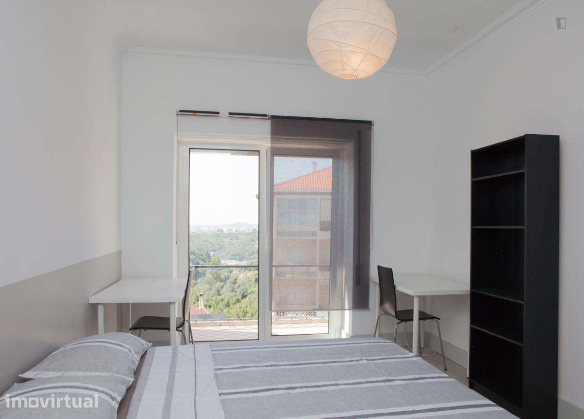 Quarto - localizado em Montes Claros Coimbra - Grande imagem: 3/32