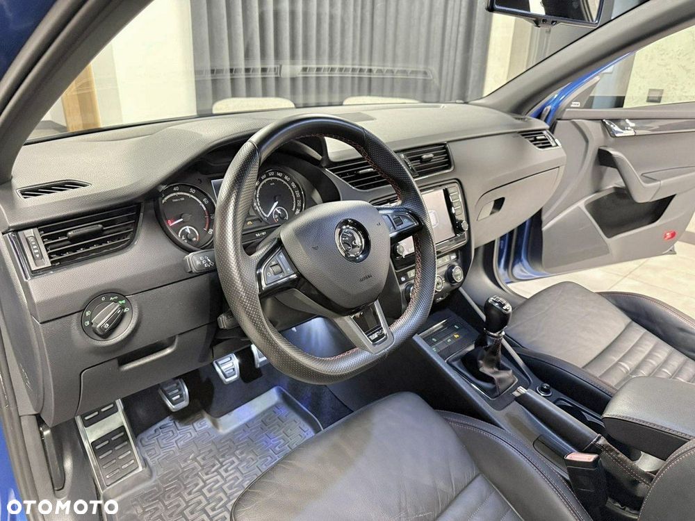 Skoda Octavia 2.0 TSI RS - 22