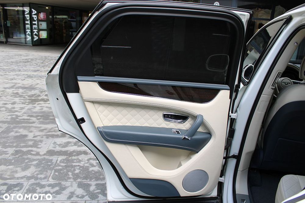 Bentley Bentayga W12 Mulliner - 38