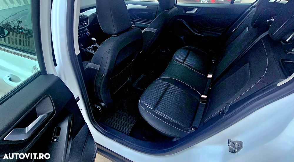 Ford Focus 1.5 EcoBlue Active Business - 17