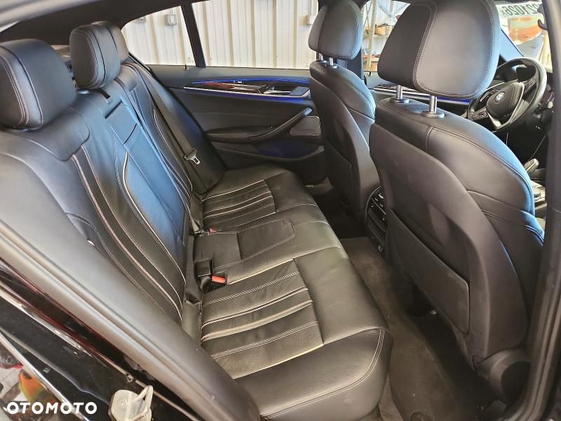 BMW Seria 5 540i xDrive Sport Line - 11