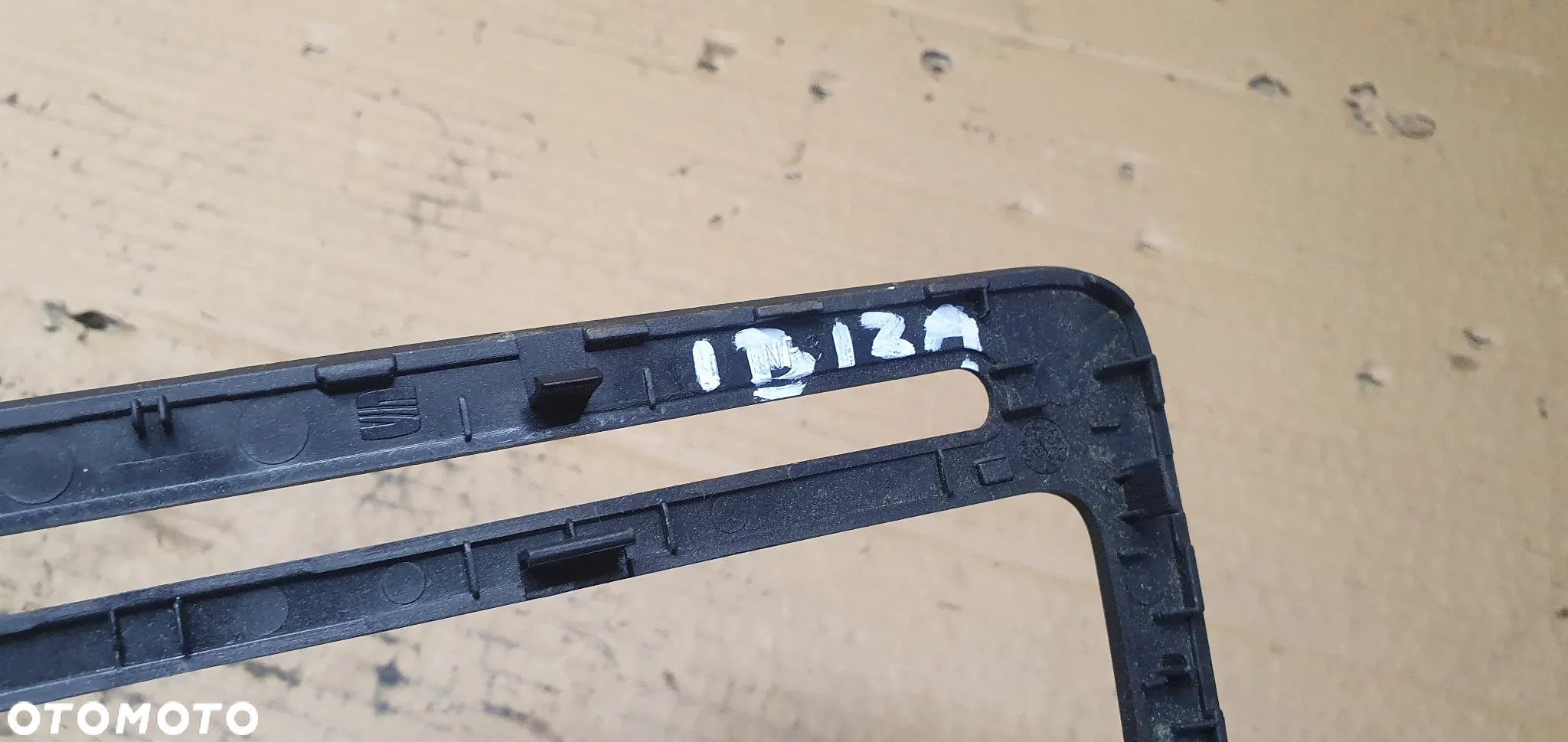 Ramka dekor radia konsoli Seat Ibiza IV 6J0858063 - 5