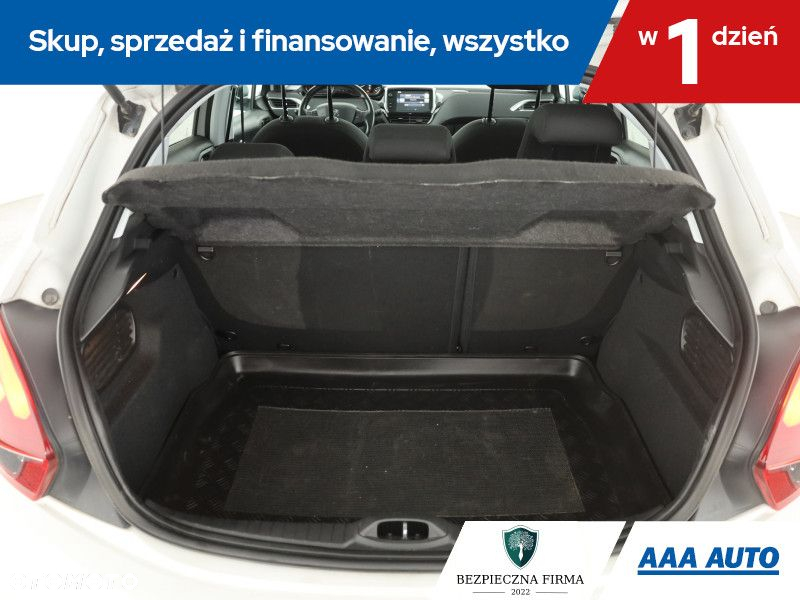 Peugeot 208 - 17