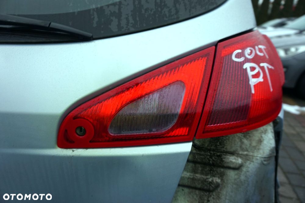 LAMPA TYLNA PRAWA KLAPY BAGAŻNIKA COLT VI Z30 3D HB MN186274 MITSUBISHI 2004-2008 - 3