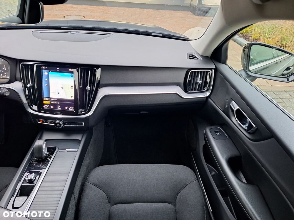 Volvo V60 D4 Momentum Pro - 28