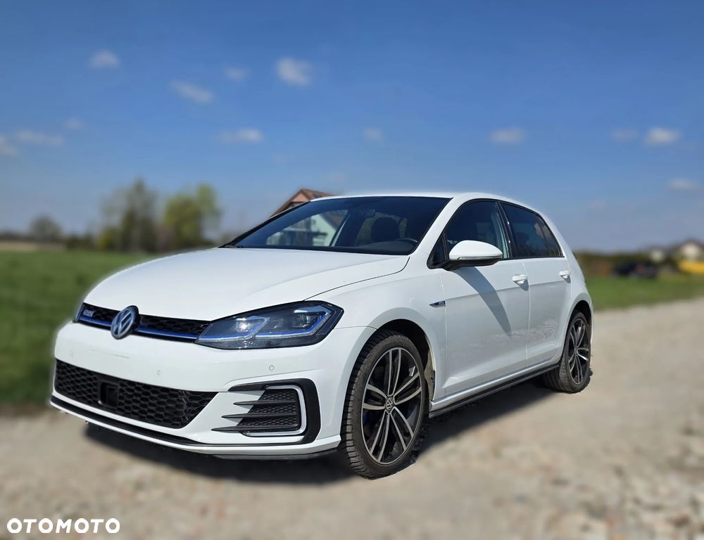 Volkswagen Golf - 16