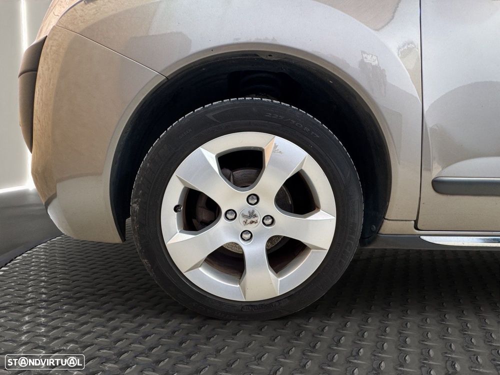 Peugeot 3008 1.6 HDi Executive CMP6 - 18