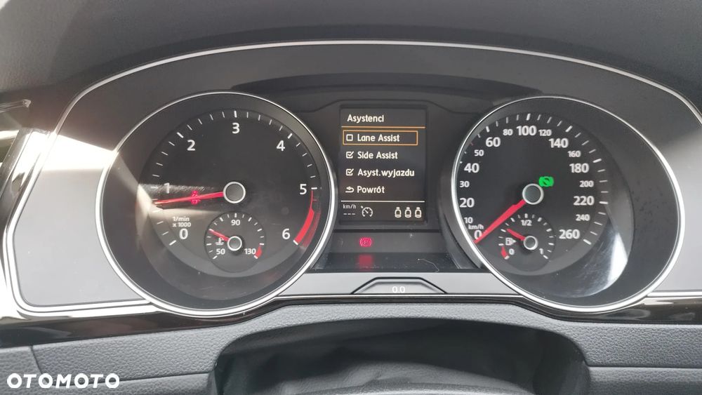 Volkswagen Passat Variant 2.0 TDI SCR DSG Comfortline - 25