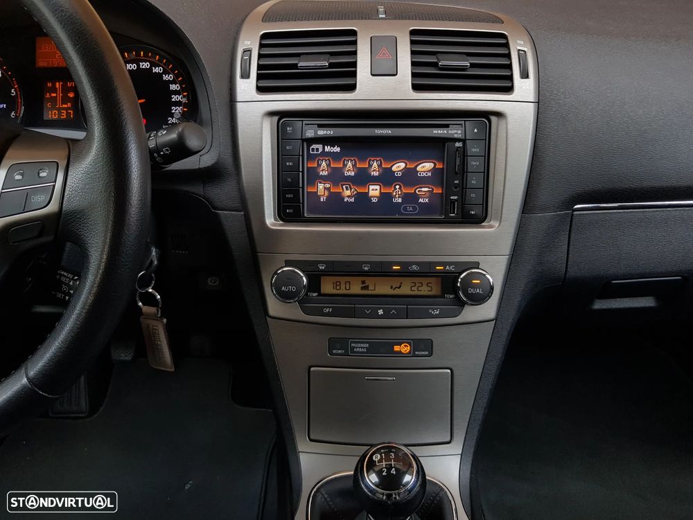 Toyota Avensis 2.0 D-4D Exclusive +Pele+GPS — fotografia 15