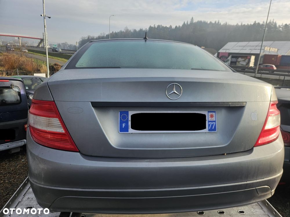 Mercedes-Benz Klasa C 180 Kompressor BlueEFFICIENCY - 7
