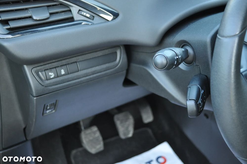 Peugeot 208 - 21