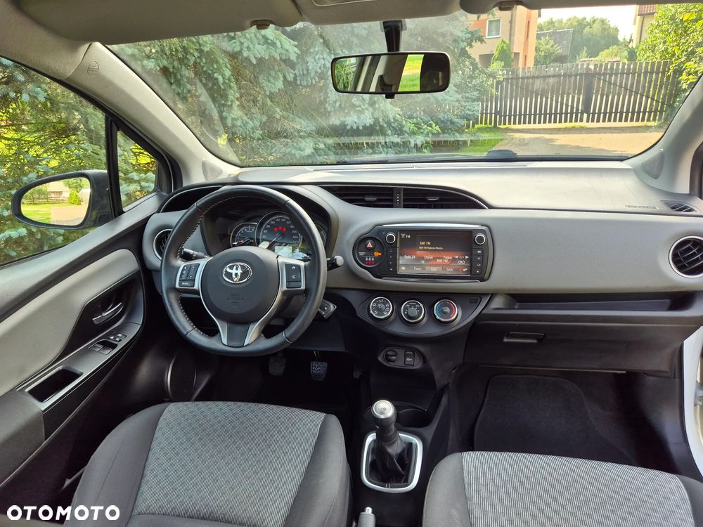 Toyota Yaris - 10