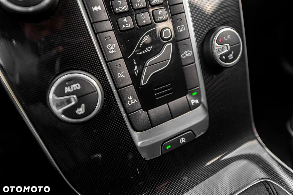 Volvo V40 D4 Drive-E Momentum - 35