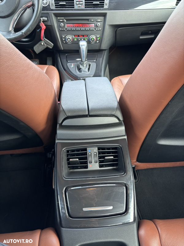 BMW Seria 3 320d Coupe Aut. - 14