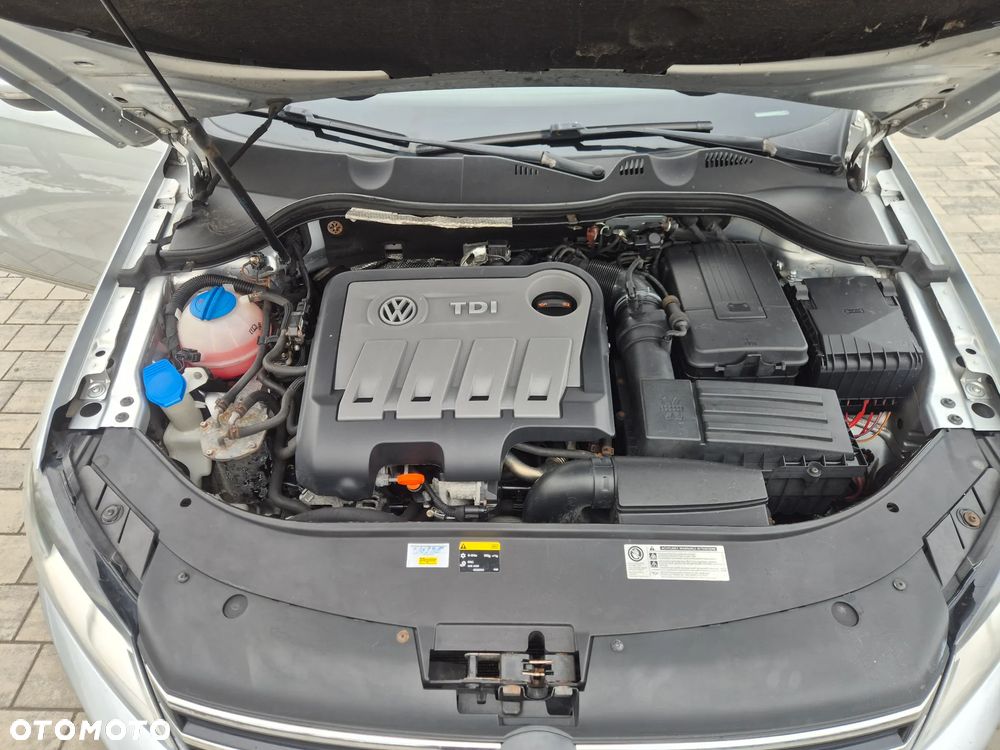 Volkswagen Passat 2.0 Blue TDI SCR Exclusive - 30