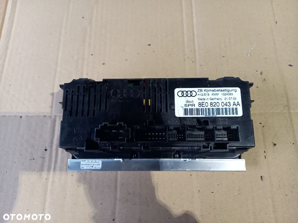 PANEL KLIMATYZACJI AUDI A4 B6 8E0820043AA - 2
