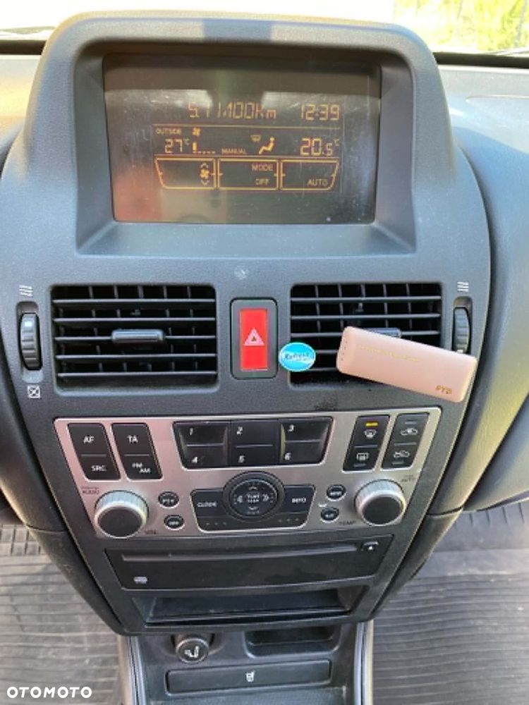 Nissan Almera - 10