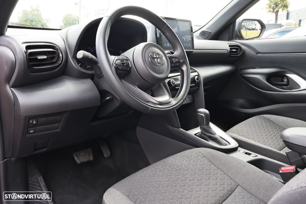 Toyota Yaris Cross 1.5 HDF Comfort Plus - 16