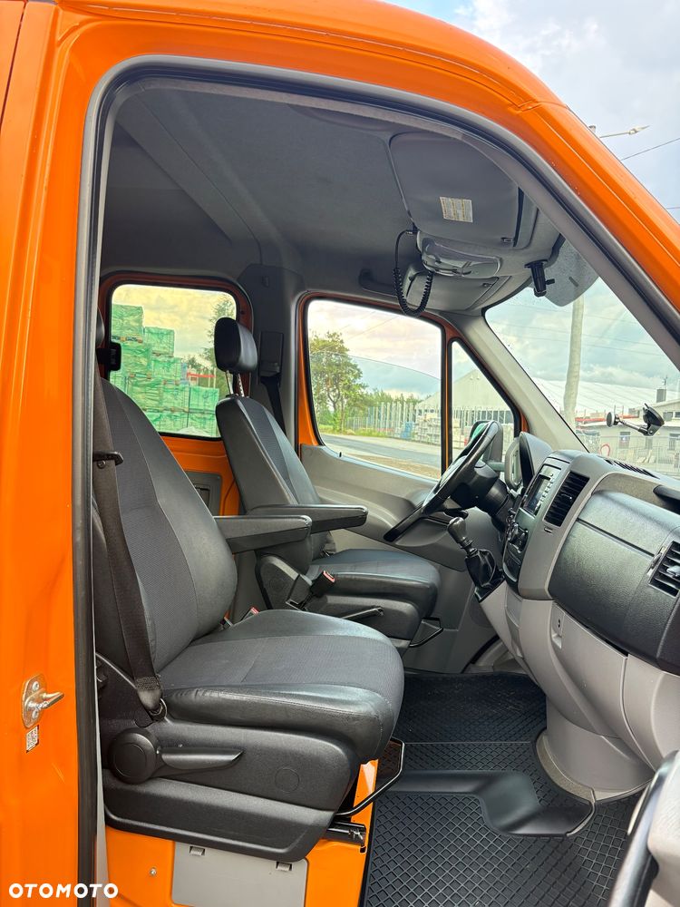 Mercedes-Benz Sprinter - 25