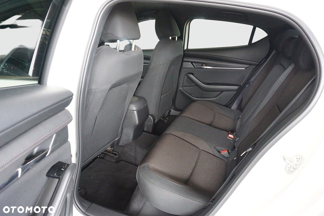 Mazda 3 - 8