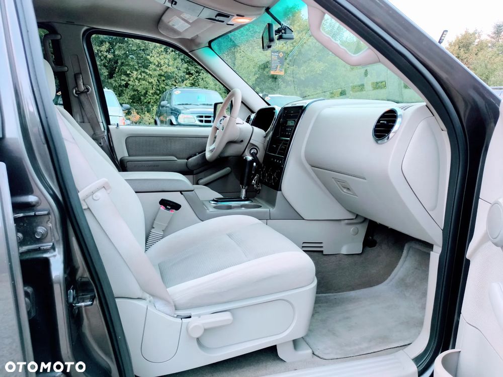 Ford Explorer 4.0 4WD - 9