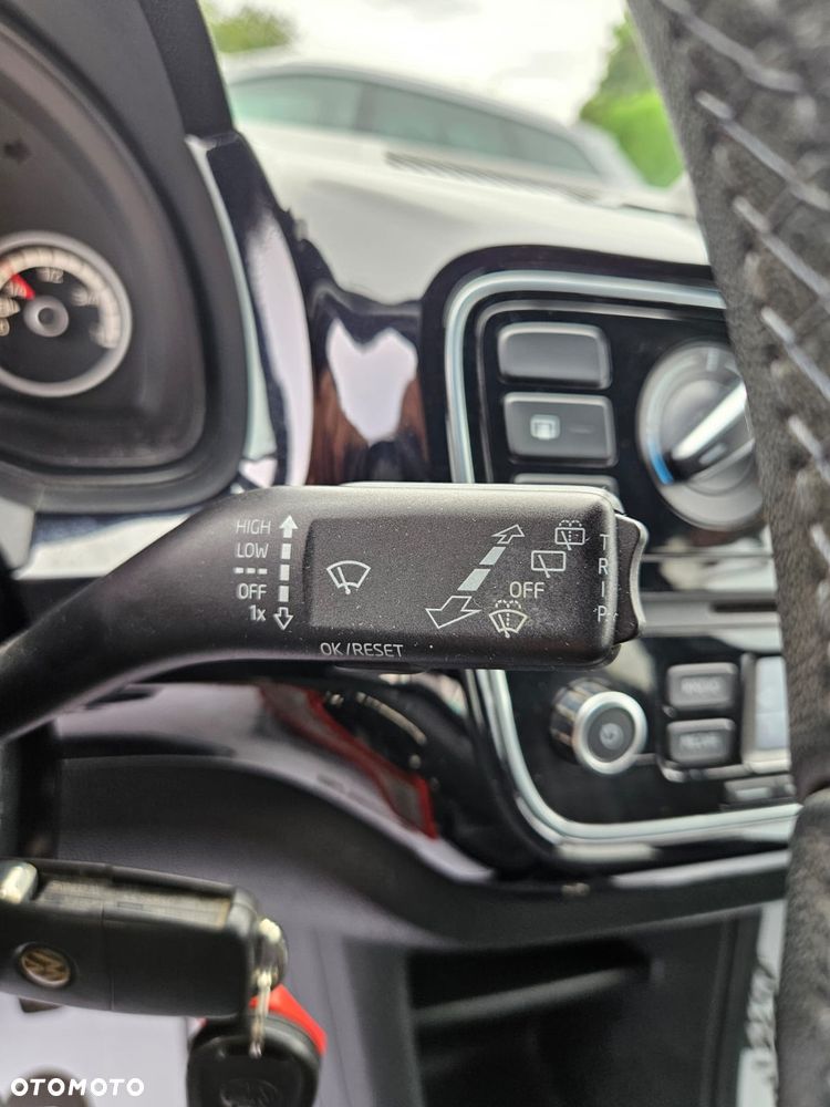 Volkswagen up! club - 12