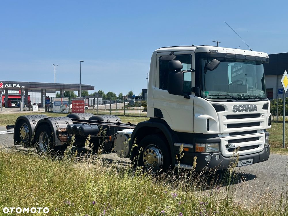Scania P320 6x2 cala na Poduszce Dzienna Rama Beczka Laweta - 13