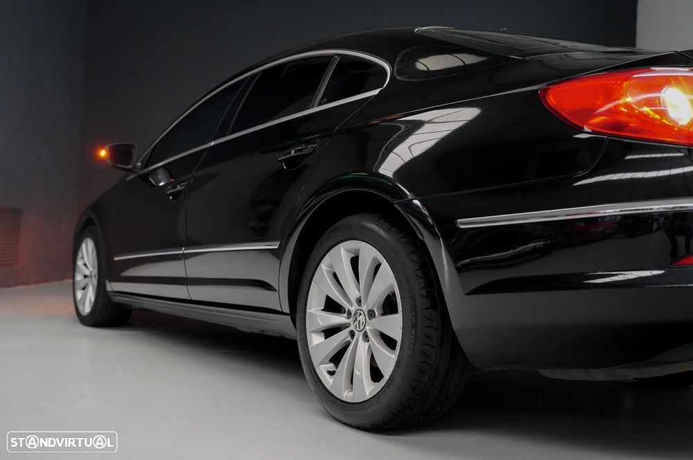 VW Passat CC 2.0 TDi BlueMotion - 23