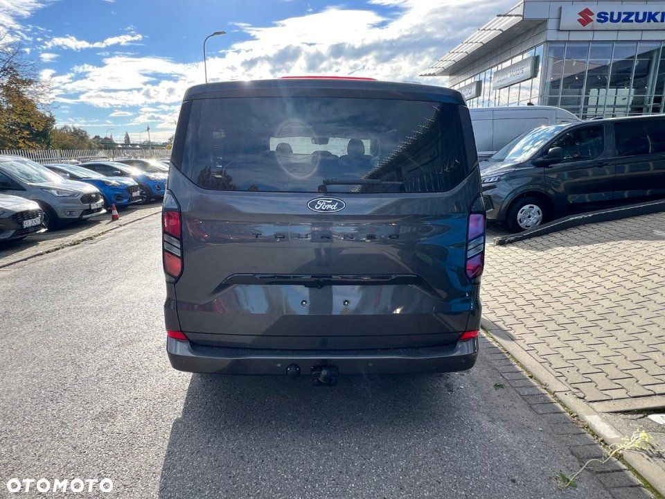 Ford Tourneo Custom - 6