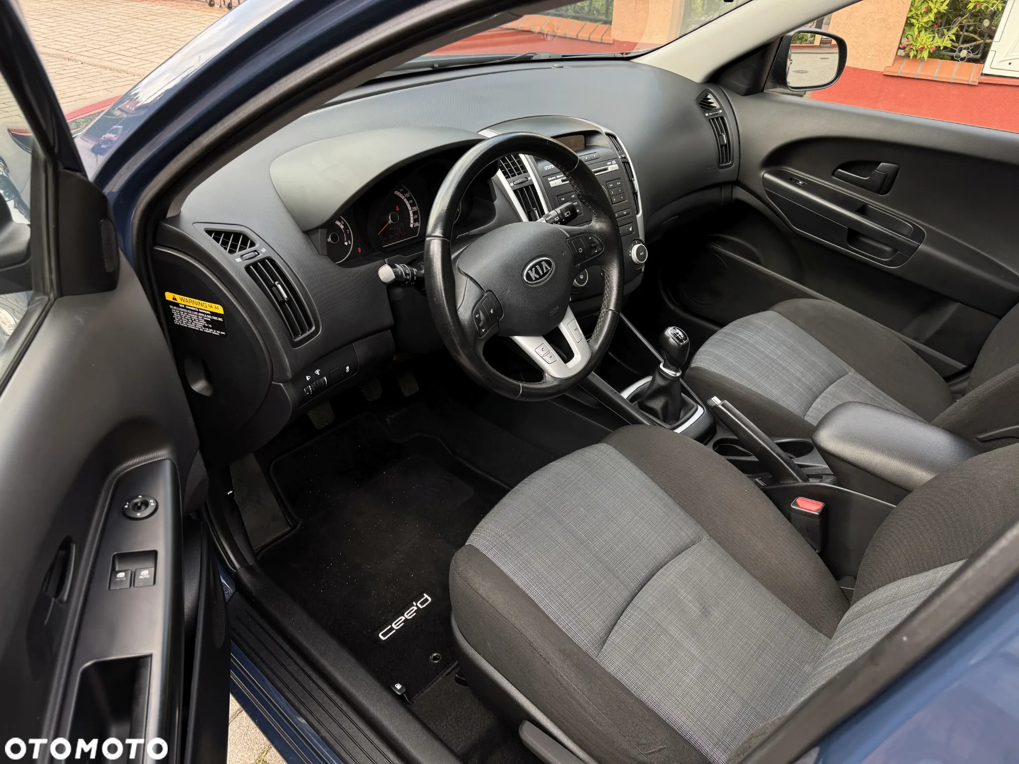 Kia Ceed - 16