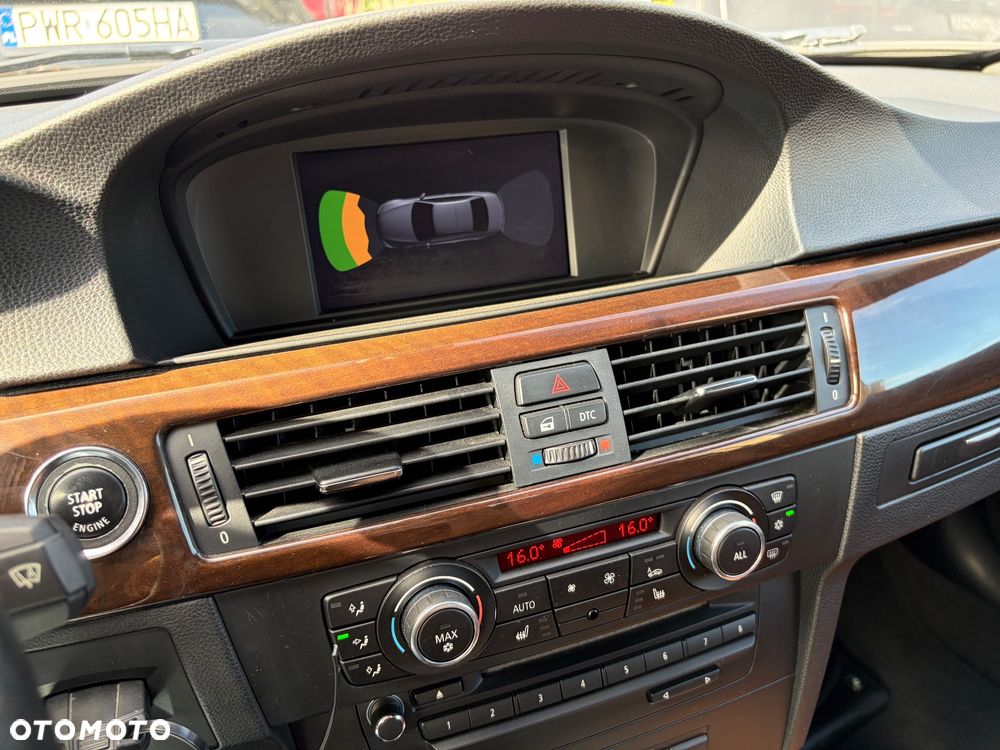 BMW Seria 3 320i Edition Exclusive - 26